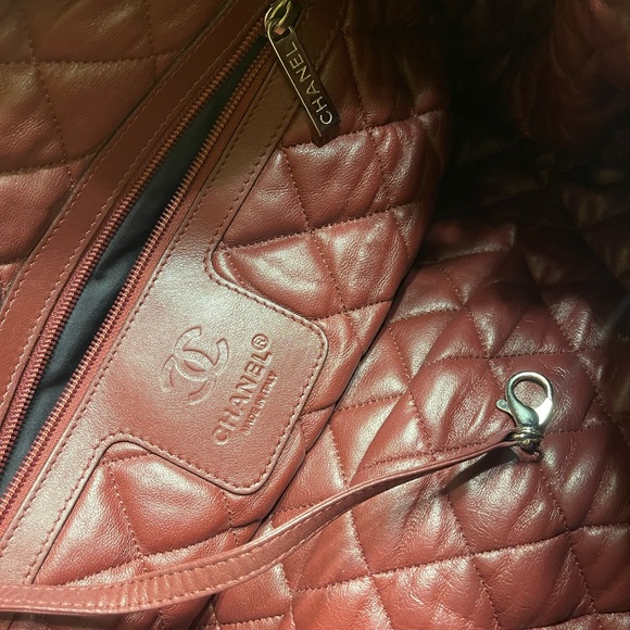 Chanel Coco Cocoon Zipped Tote Lambskin
Large black reversible - Picture 9 of 16